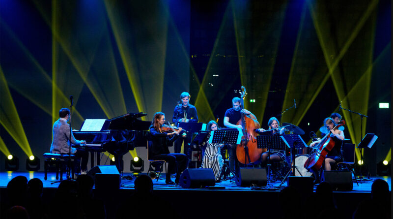 Mathei Florea New Grounds im Nordfriesischen Bahnhof